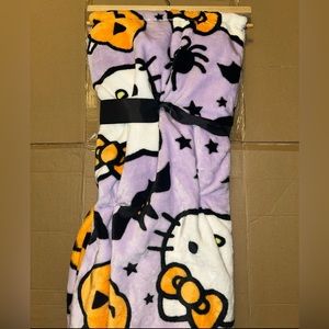 Hello Kitty Halloween blanket